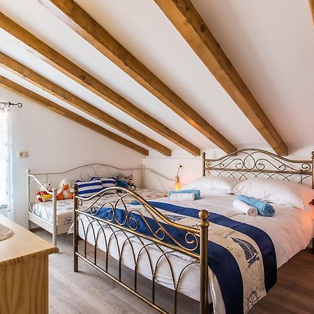 Villa Cima Vrbnik Eksteriør bilde