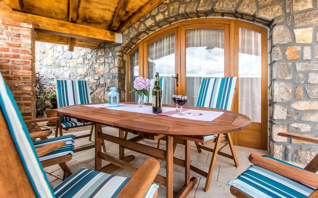 Villa Cima Vrbnik Eksteriør bilde
