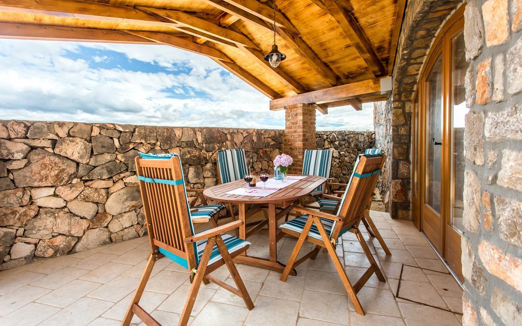 Villa Cima Vrbnik Eksteriør bilde