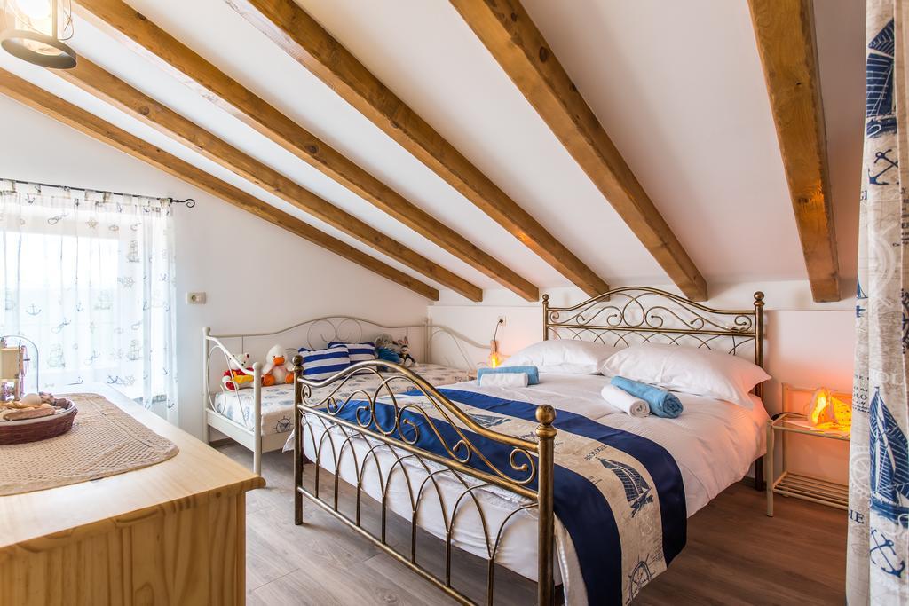 Villa Cima Vrbnik Eksteriør bilde