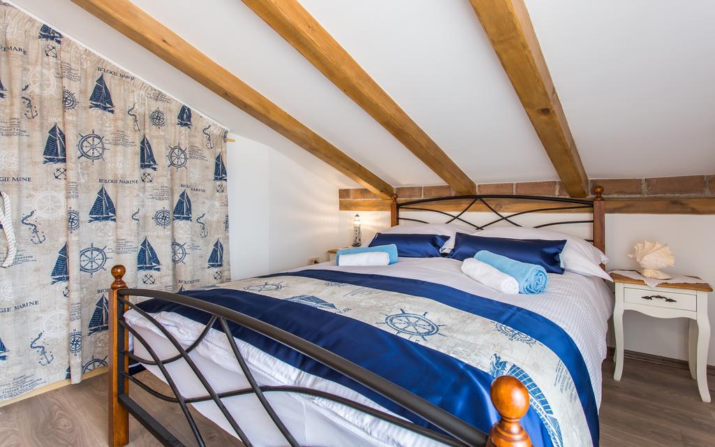 Villa Cima Vrbnik Eksteriør bilde