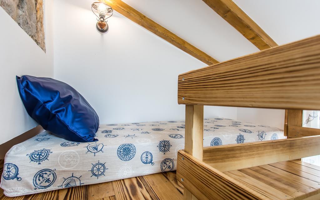 Villa Cima Vrbnik Eksteriør bilde