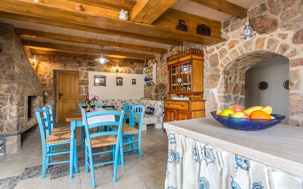 Villa Cima Vrbnik Eksteriør bilde