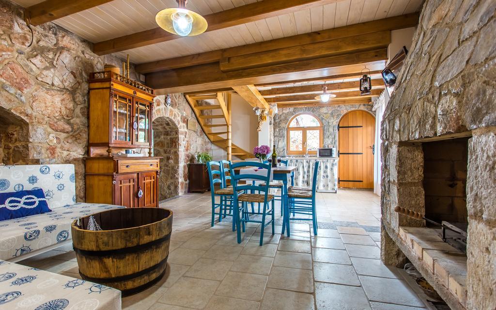 Villa Cima Vrbnik Eksteriør bilde