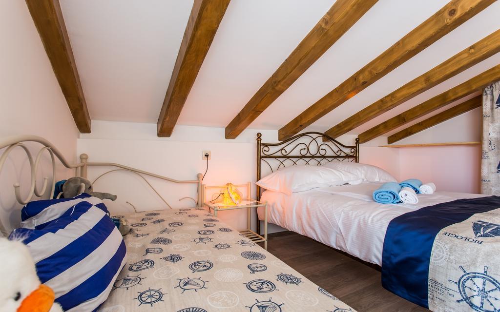 Villa Cima Vrbnik Eksteriør bilde